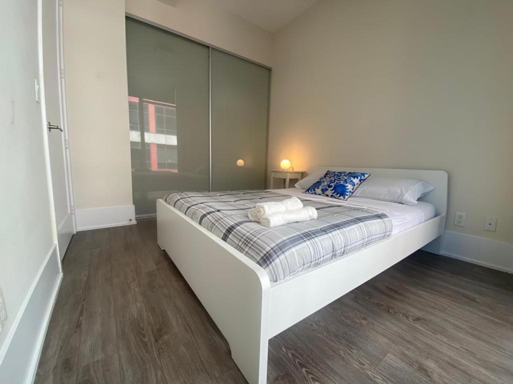 Grand View 2Br/2Ba Condos Cn Tower,Union,Tiff/Mtcc トロント エクステリア 写真